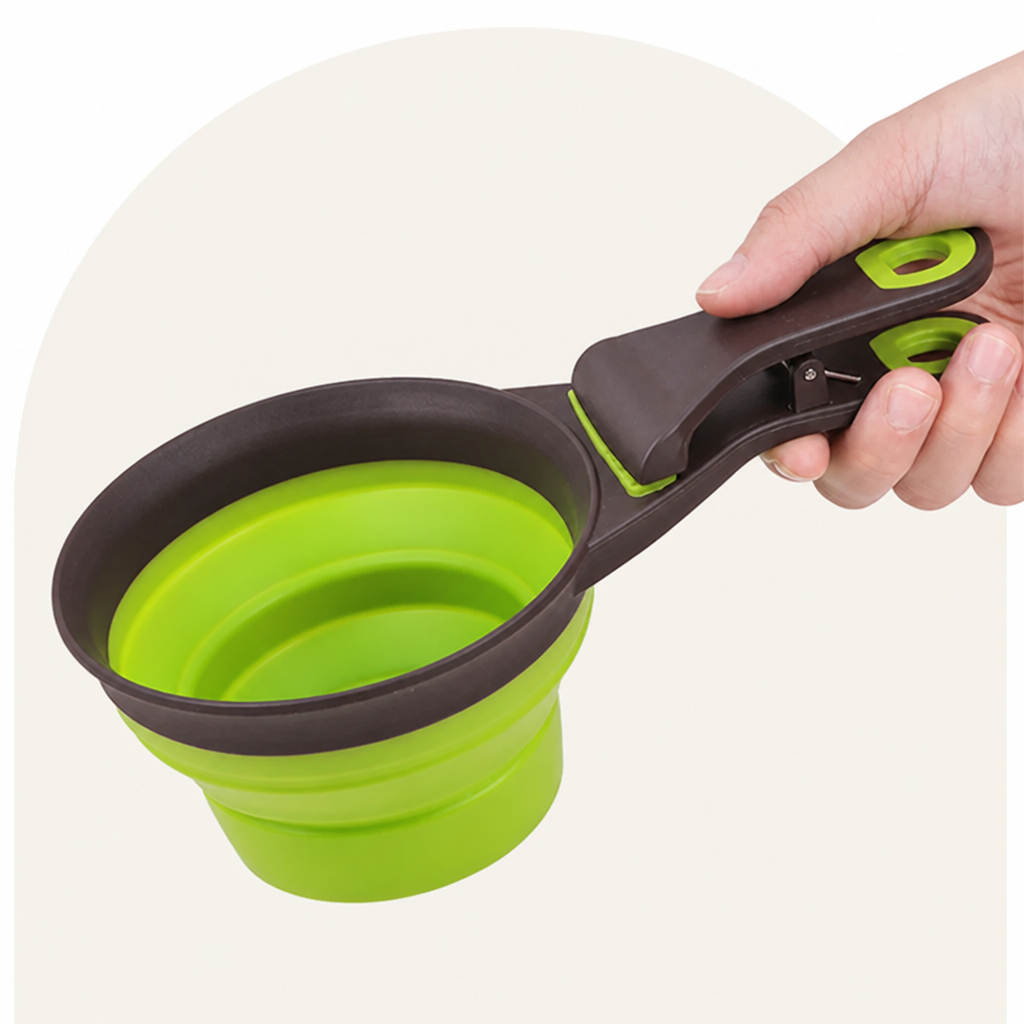 DogBedHouse Collapsible & Sealing Clip Feeding Scoop (Measuring Cup)